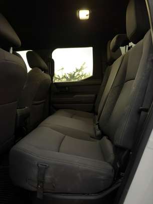 Toyota Tacoma SR  2024 image 8