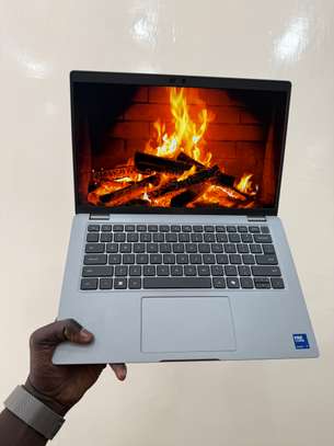 Dell Precision 3490 image 4