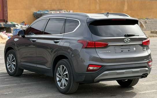 Hyundai Santafe 2019 image 5