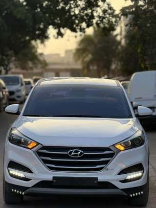 Avant hyundai tucson 2018 autamtique diasel.full option image 5