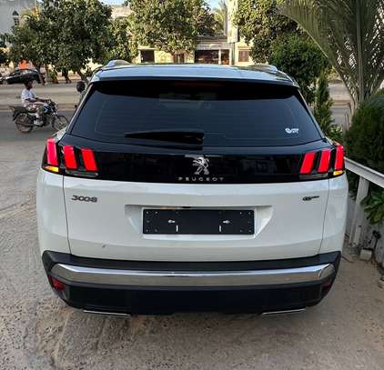 Peugeot 3008 GT 2019 image 14
