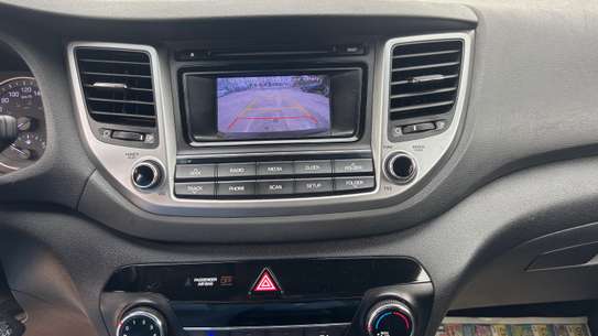 HYUNDAI TUCSON 2018 image 11