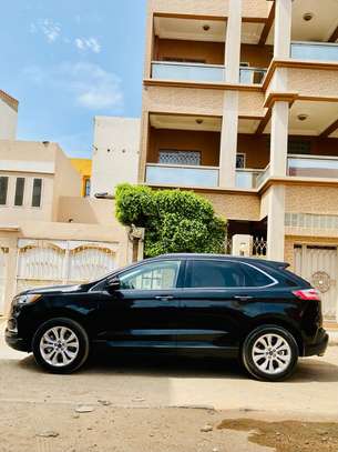 Location FORD EDGE TITANIUM image 6