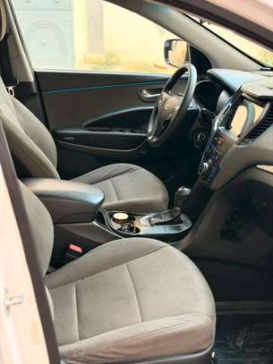Hyundai santafe 4x4 image 9