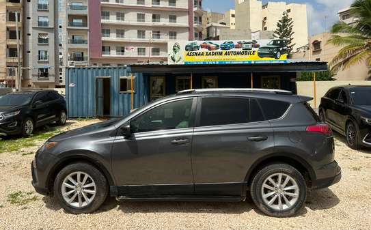 Toyota Rav 4 image 5