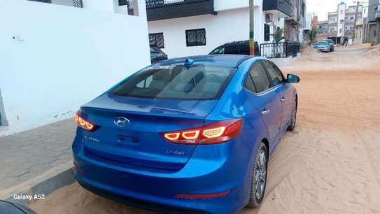 Hyundai Elantra Limited 2017 image 12