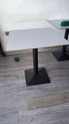 Table restauration plateau blanc 120x70 cm stable image 2