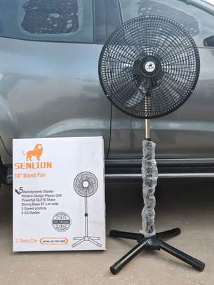 Ventilateur sur pied et plafonnier image 2