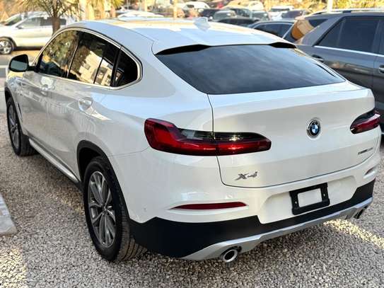 BMW X4 XLINE image 10