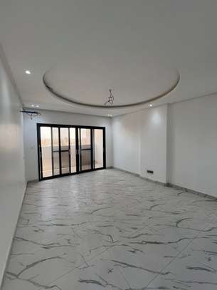 Immeuble R+10 à vendre au Point E image 15