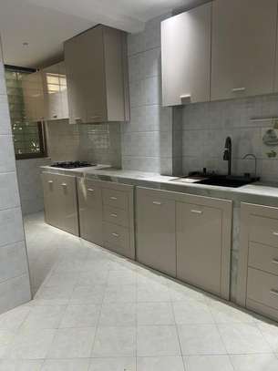 Appartement F4 a louer aux Almadies ( derrière la Gondole ) image 4