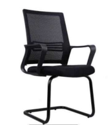 Chaise bureau ergonomique noire réglable avec roulettes image 3