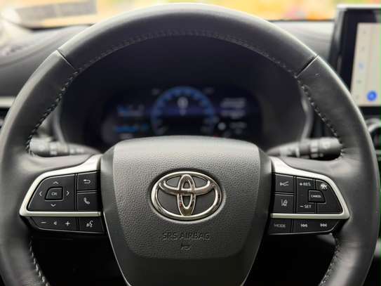 Toyota Highlander 2023 platinum image 13