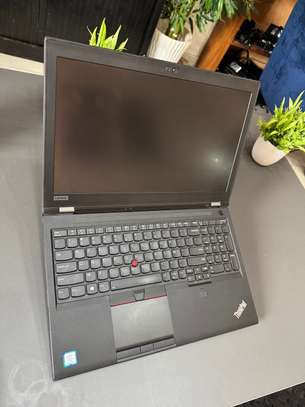 Lenovo p52 / i7 / 32GB ram / ssd 512gb workstation image 3