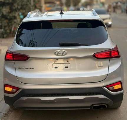 Hyundai santafe 2019 image 6