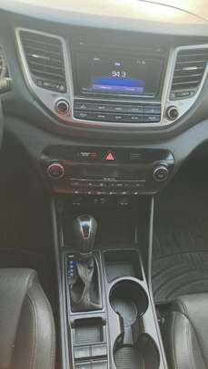 Hyundai Tucson 2017 cuir noir extra clean image 7