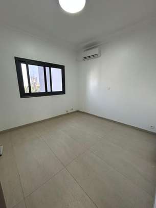Appartement a loué aux Point E image 4