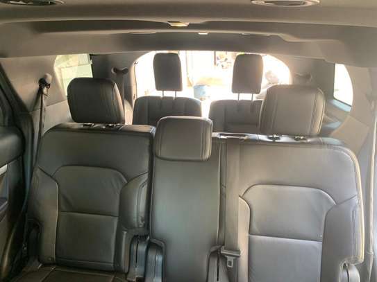 Ford Explorer xlt image 4