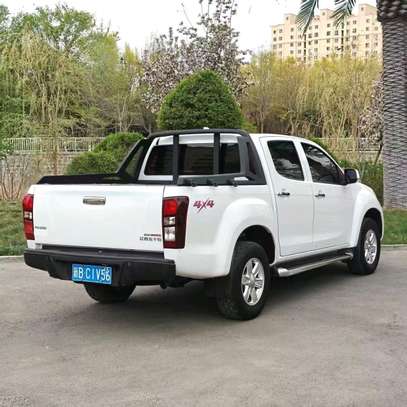 Isuzu image 2