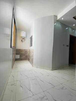 APPARTEMENT F4 A LOUER A  NGOR image 3
