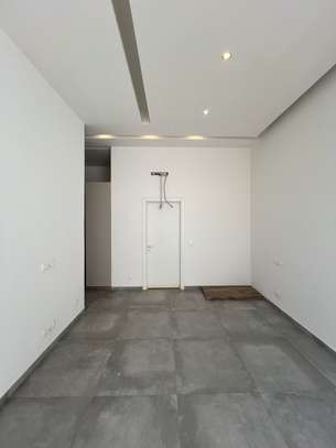 F4 d e225 m² à vendre sur la corniche image 8