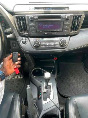 Toyota RAV4 2018 image 3