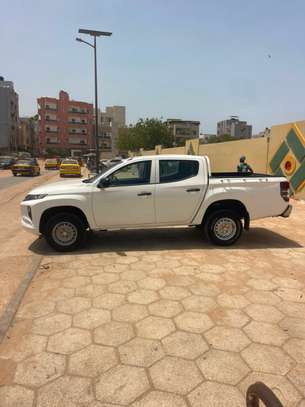 Mitsubishi L200 image 4