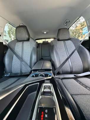 PEUGEOT 3008 2018 image 11