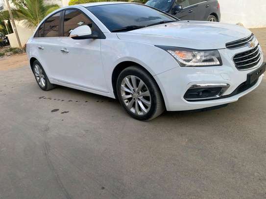 Chevrolet Cruze Blanc Berline Confort Fiable image 4