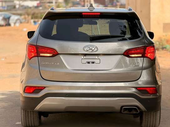 Hyundai Santafe 2018 image 10