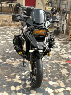 GS 1250cm3 image 4