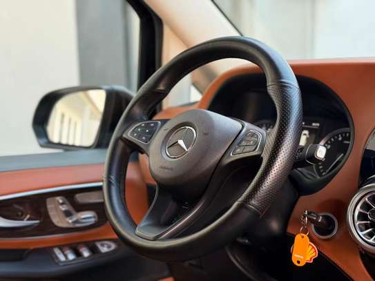 Mercedez Benz 2024 image 6