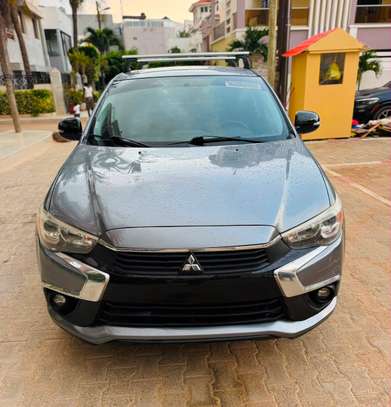 Mitsubishi outlander image 2
