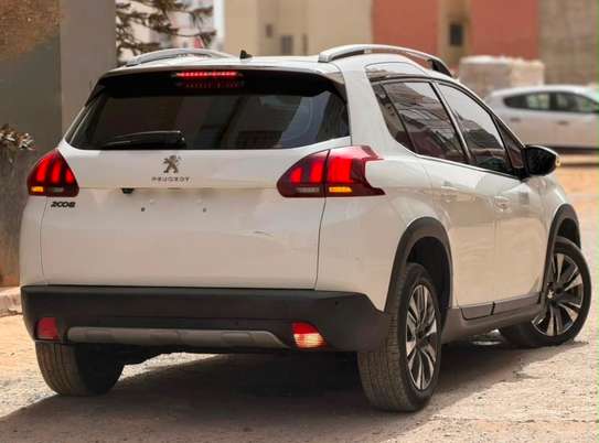 Peugeot 2008 image 3