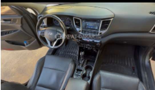 HYUNDAI TUCSON image 10