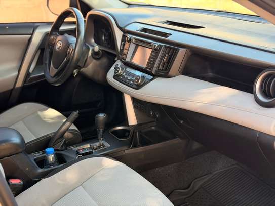 TOYOTA RAV4 XLE AWD 2018 image 10