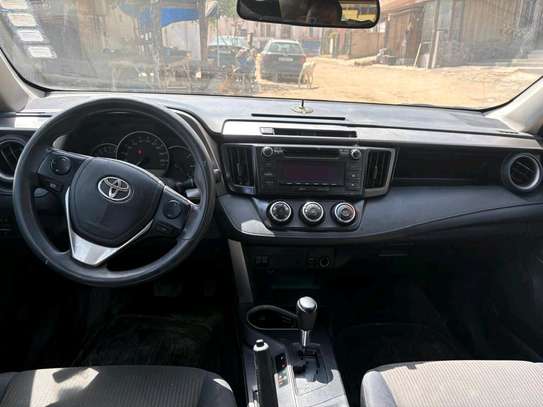 Toyota RAV4 2017 image 5