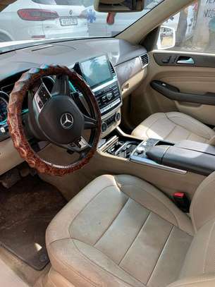 Mercedes Benz ML 400 4 matic image 7
