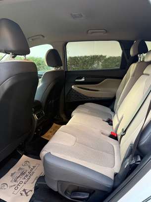 Hyundai Santa Fe 2022 image 9