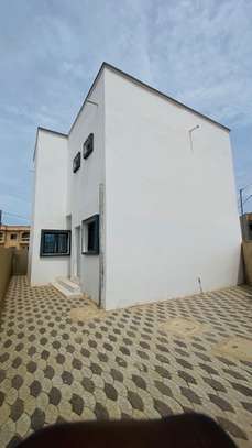 VILLA F4 image 7