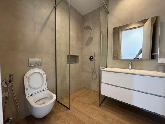 Apparemment à vendre aux Almadies route Méridien image 13