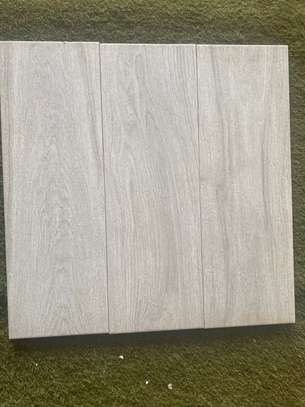 Carrelage imitation bois clair carré sol intérieur image 6
