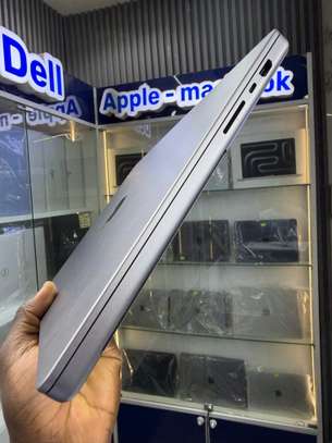 MacBook Pro M1 Max 16 pouces Ram 64Go SSD 1To image 4
