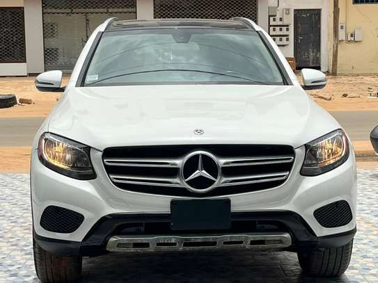 MERCEDES GLC 300 image 3