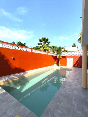 Villa de Rêve avec Piscine à Louer – Saly Niakh Niakhal image 5
