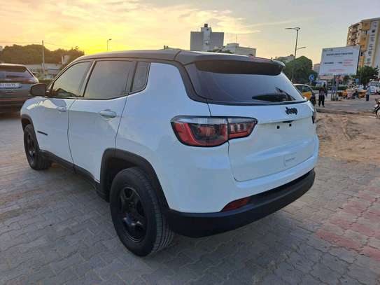 Jeep Compass image 6