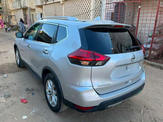 Je vend ma Nissan rogue 2017 automatique essence image 3