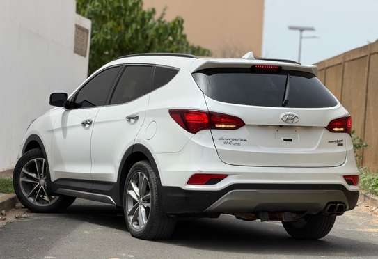 Hyundai santafe 2017 full pack image 10