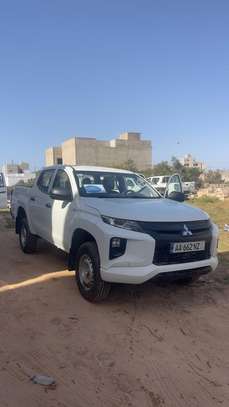 Mitsubishi L200 4x4 Blanc Pick-up Puissant image 2