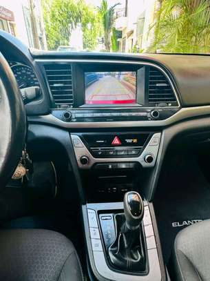 Hyundai Elantra 2018 image 10